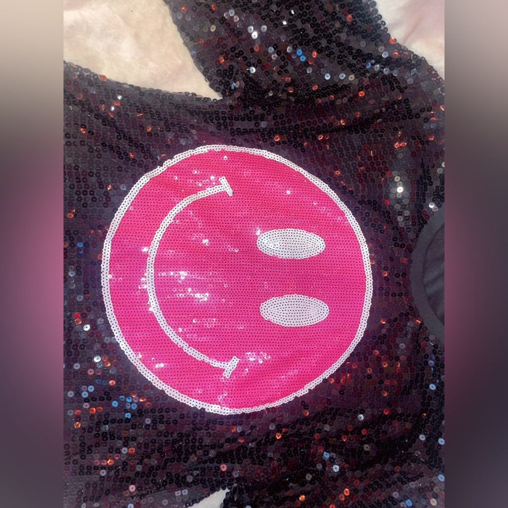 Black sequins smiley face cropped t-shirt